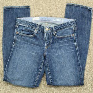 Women's size 2 low rise "real straight" Gap 1969 Jeans medium wash